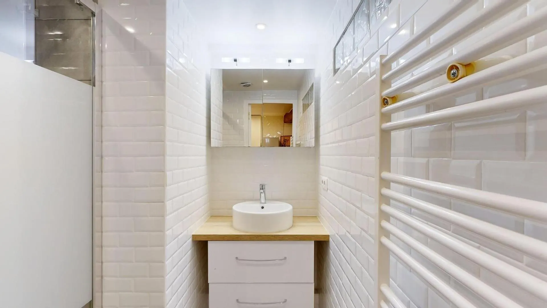 Bluestay 112 - Elegant A Apartment Paris