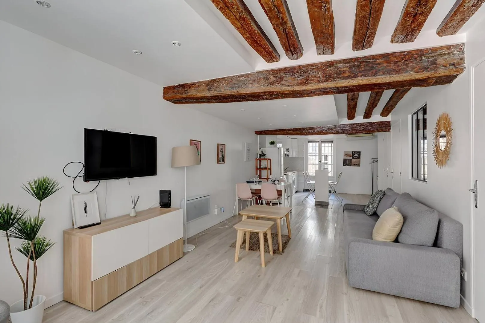 Bluestay 112 - Elegant A Apartment Paris